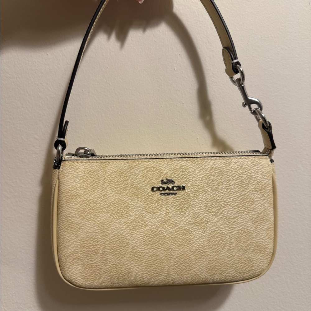 Coach Hay Nolita 19